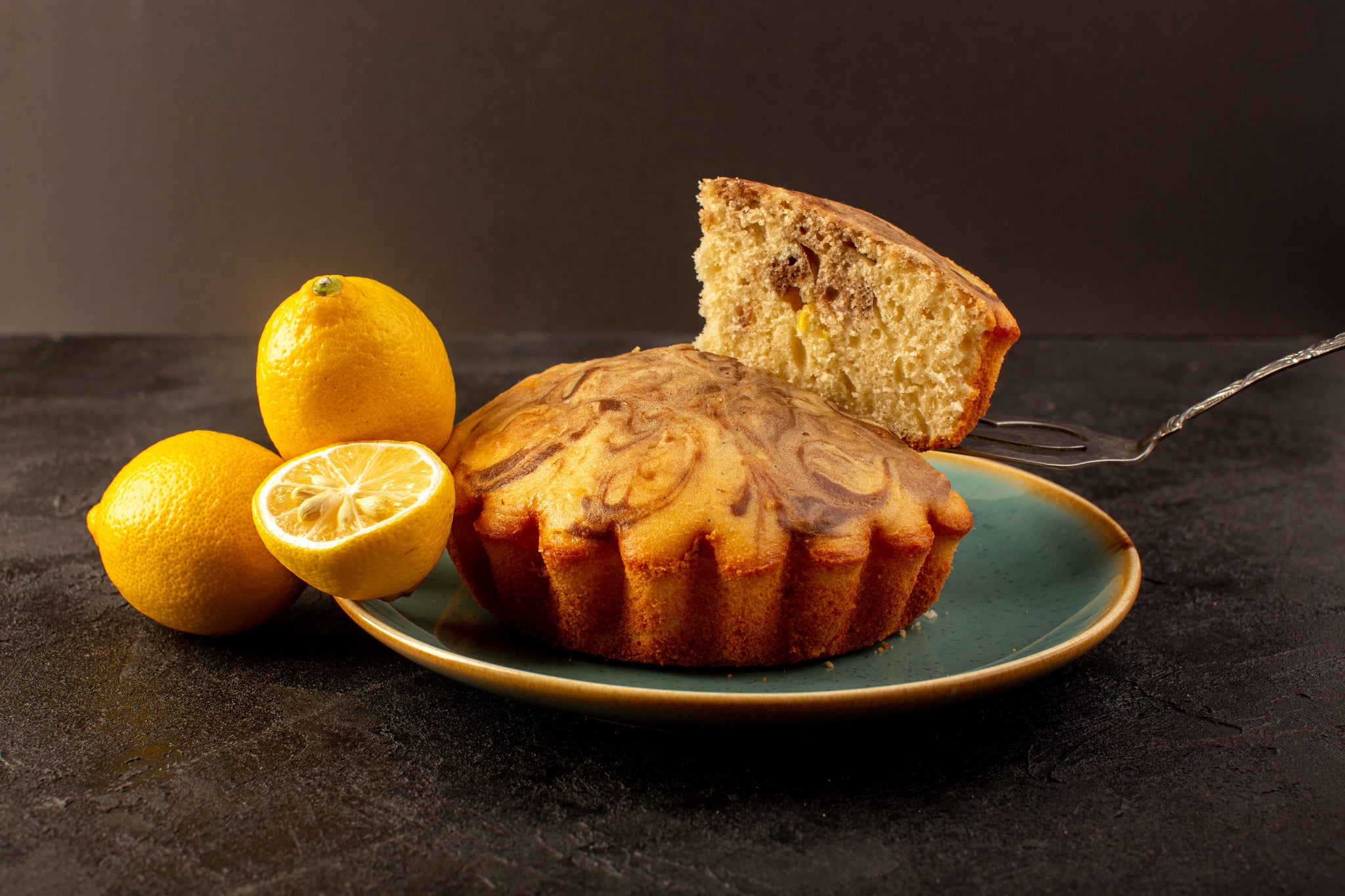 Ciambella al limone: ricetta deliziosa senza burro e latte